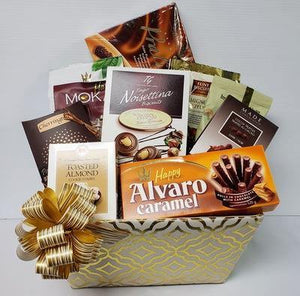 Sweets Lover Gift Basket - Blooms of Paradise