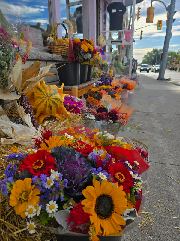 Designer’s Choice Fall Bouquet – Daily deals