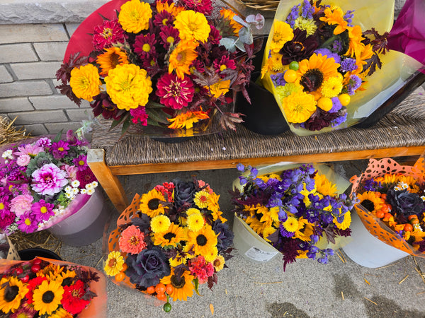 Designer’s Choice Fall Bouquet – Daily deals