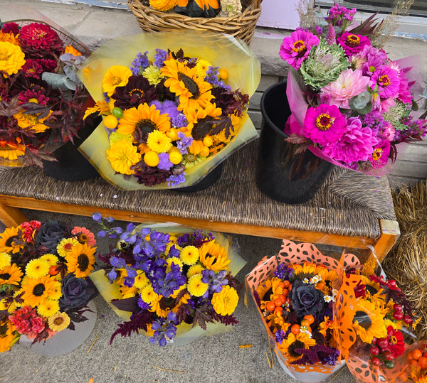 Designer’s Choice Fall Bouquet – Daily deals