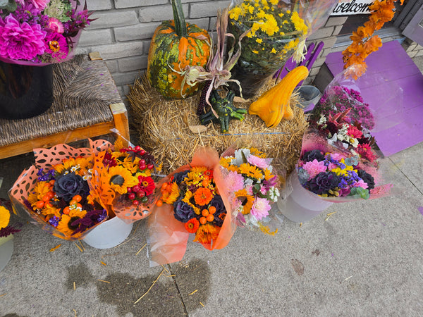 Designer’s Choice Fall Bouquet – Daily deals