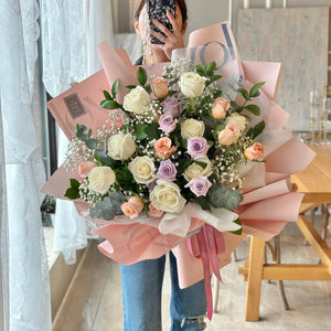 Elegant hand-tied rose bouquet for Mother's Day flower delivery in Cambridge