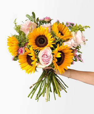 Flower bouquet Cambridge - Blooms of Paradise