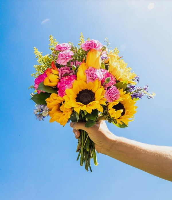 Hello sunshine bouquet - Blooms of Paradise