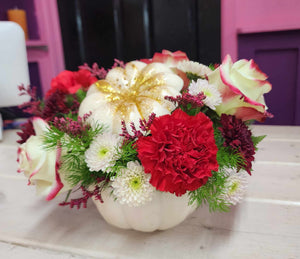 White Pumping Bouquet - Blooms of Paradise Cambridge