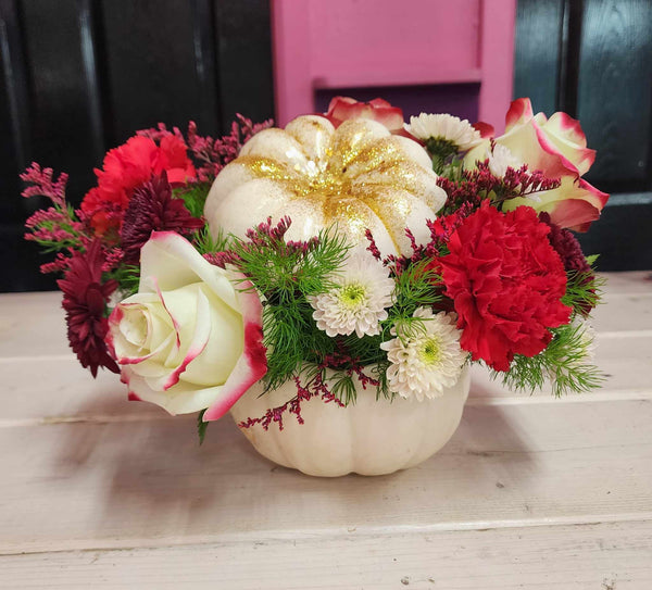 White Pumping Bouquet - Blooms of Paradise Cambridge